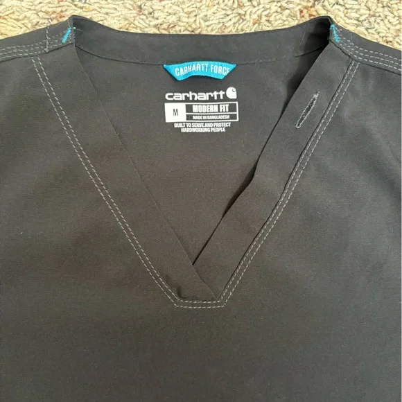 Carhartt Black Scrub Top with Teal Stitching Size Medium - Picture 5 of 7